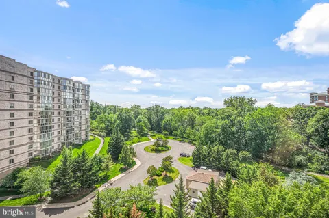 $495,000 | 19355 Cypress Ridge Terrace, Unit 802, Leesburg, VA 20176