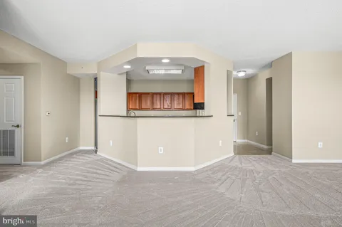 $495,000 | 19355 Cypress Ridge Terrace, Unit 802, Leesburg, VA 20176