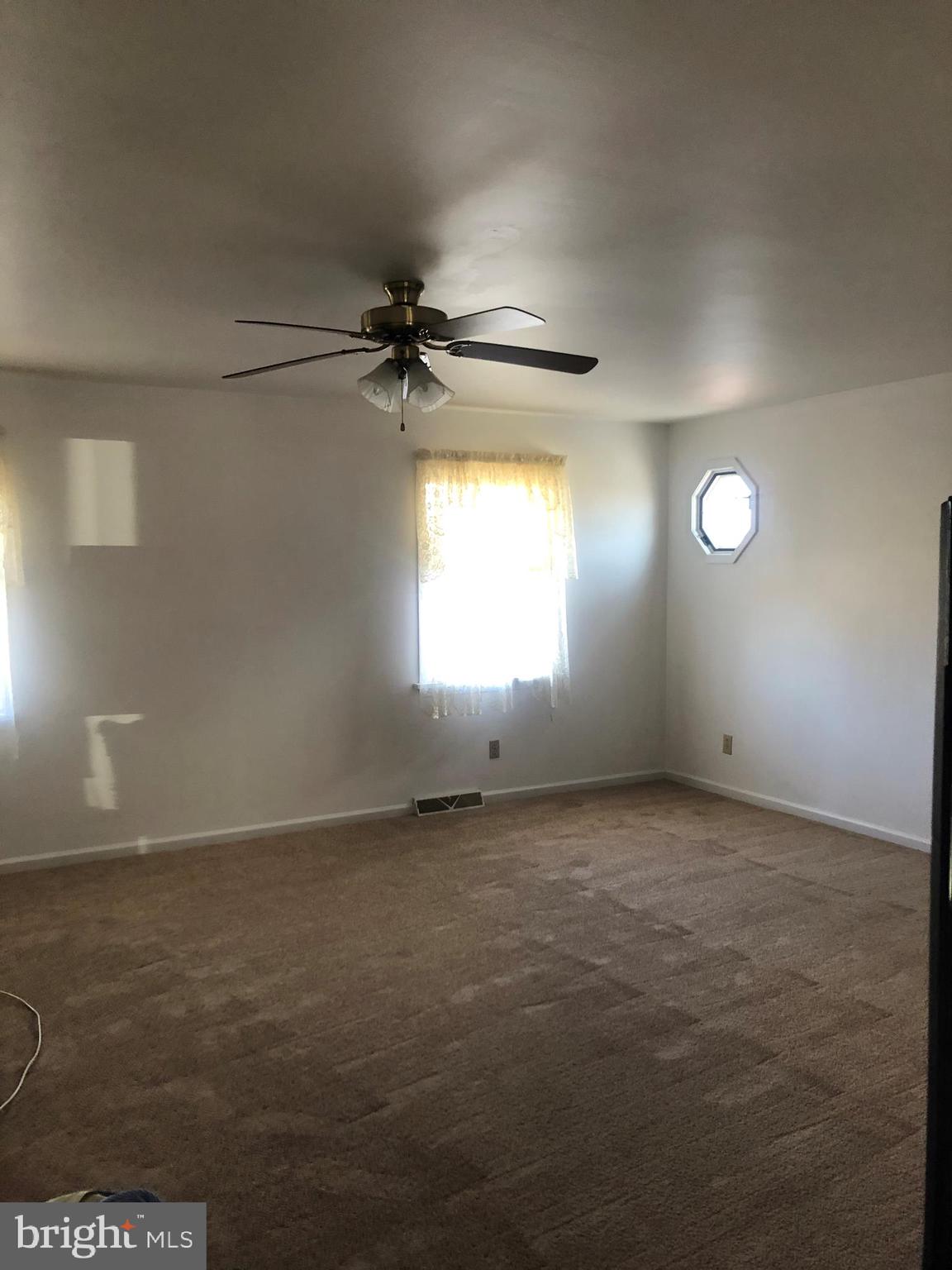 14 Richards Road Bridgeton, NJ 08302 - Photo 11 of 20 21 X 16 Living Room NEW paint and carpet