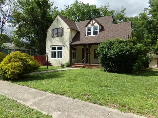 $151,800 | 105 East Clinton Street, Clinton, MO 64735