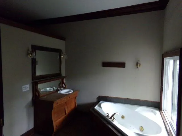 $151,800 | 105 East Clinton Street, Clinton, MO 64735