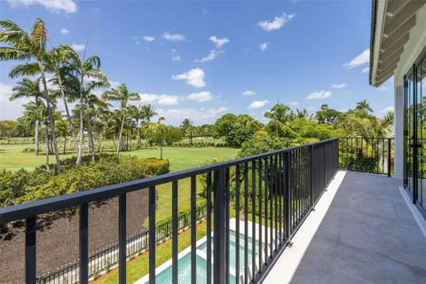 $6,995,000 | 5262 La Gorce Drive, Miami Beach, FL 33140