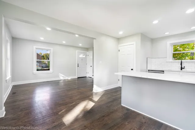 $319,900 | 4247 Anna Avenue, Lyons, IL 60534