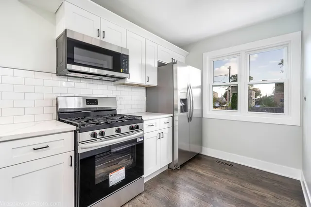 $319,900 | 4247 Anna Avenue, Lyons, IL 60534