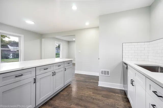 $319,900 | 4247 Anna Avenue, Lyons, IL 60534