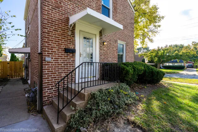 $319,900 | 4247 Anna Avenue, Lyons, IL 60534