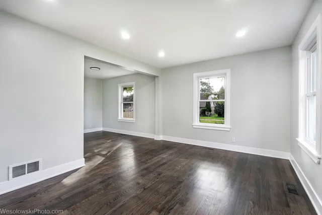 $319,900 | 4247 Anna Avenue, Lyons, IL 60534