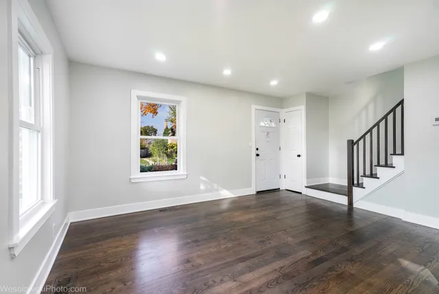 $319,900 | 4247 Anna Avenue, Lyons, IL 60534