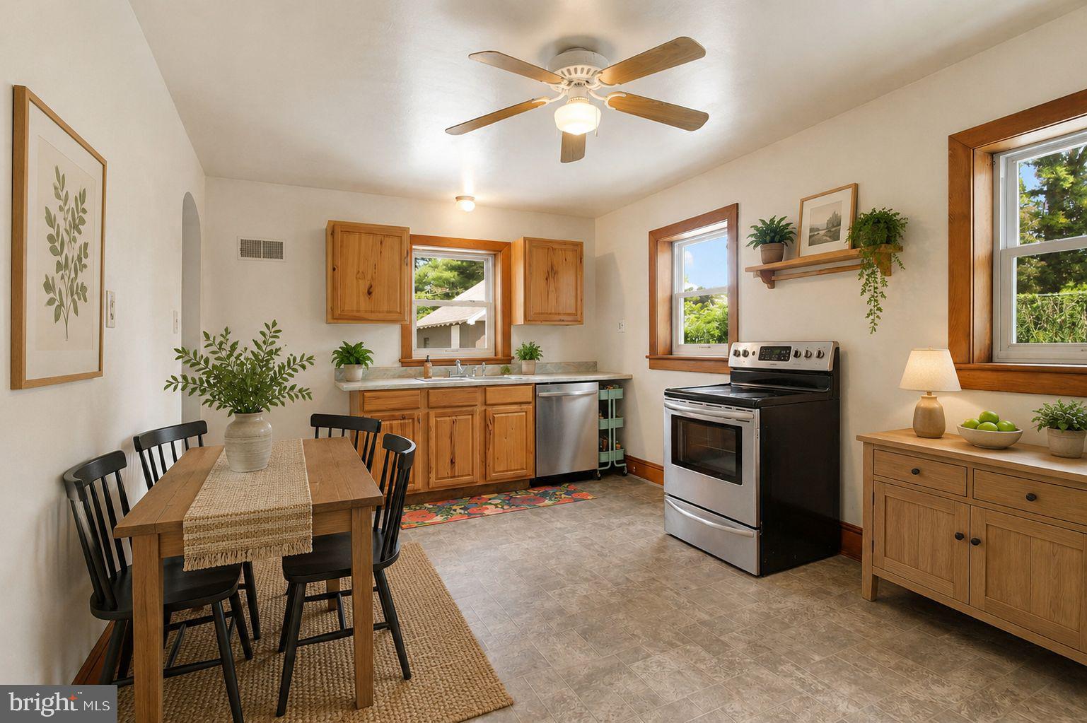 13285 Old Mill Road Waynesboro, PA 17268 - Photo 9 of 29 Virtual Staged Kitchen