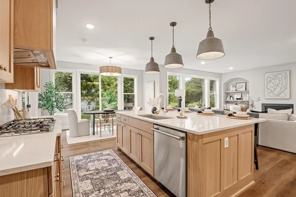 $1,065,000 | 449 Bear Court, Vadnais Heights, MN 55127