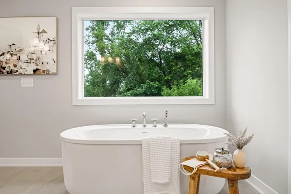 $1,065,000 | 449 Bear Court, Vadnais Heights, MN 55127