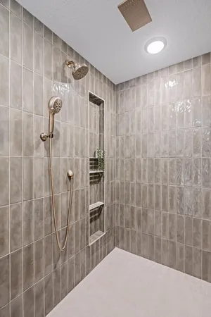 $1,065,000 | 449 Bear Court, Vadnais Heights, MN 55127