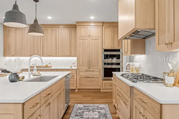 $1,065,000 | 449 Bear Court, Vadnais Heights, MN 55127