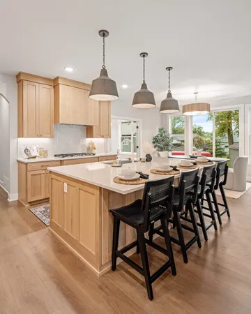 $1,065,000 | 449 Bear Court, Vadnais Heights, MN 55127