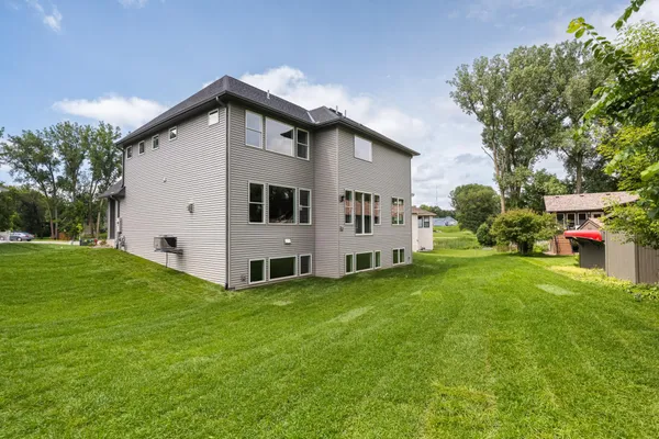 $1,065,000 | 449 Bear Court, Vadnais Heights, MN 55127