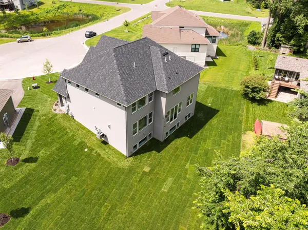 $1,065,000 | 449 Bear Court, Vadnais Heights, MN 55127