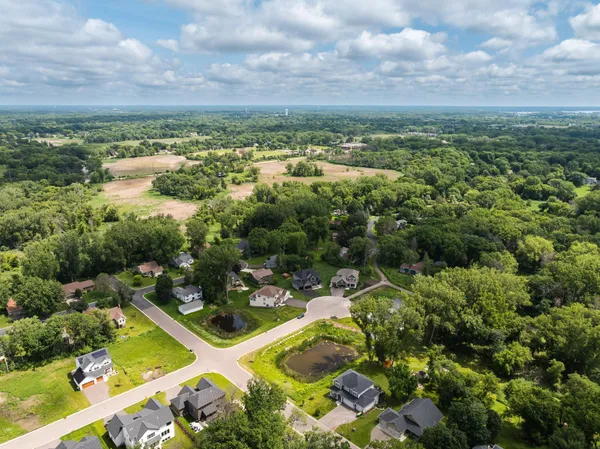 $1,065,000 | 449 Bear Court, Vadnais Heights, MN 55127