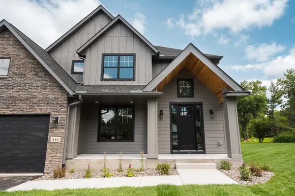 $1,065,000 | 449 Bear Court, Vadnais Heights, MN 55127