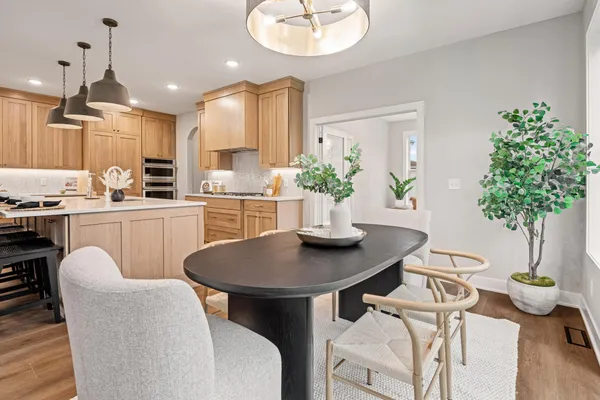 $1,065,000 | 449 Bear Court, Vadnais Heights, MN 55127