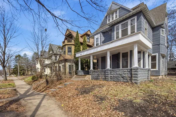 $375,000 | 709 7th Street Southeast, Minneapolis, MN 55414