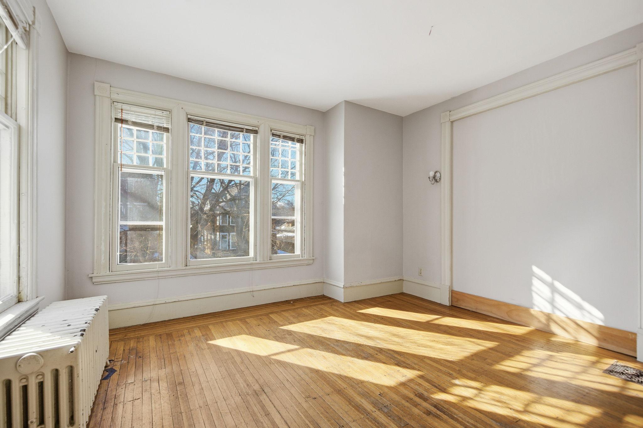 709 7th Street Southeast Minneapolis, MN 55414 - Photo 14 of 29