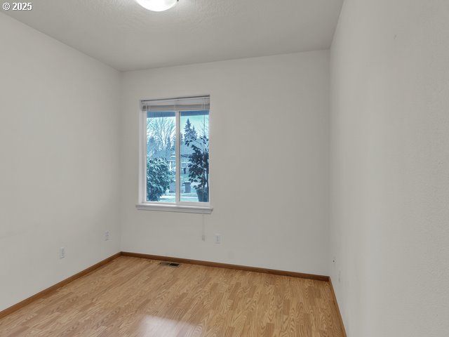 1327 Manzana Street Eugene, OR 97404 - Photo 12 of 26