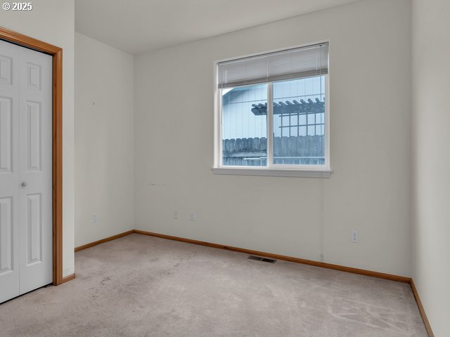 1327 Manzana Street Eugene, OR 97404 - Photo 13 of 26