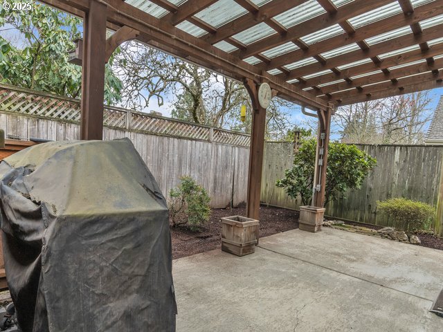 1327 Manzana Street Eugene, OR 97404 - Photo 22 of 26