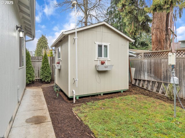 1327 Manzana Street Eugene, OR 97404 - Photo 23 of 26