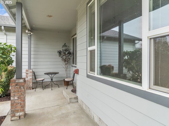 1327 Manzana Street Eugene, OR 97404 - Photo 4 of 26