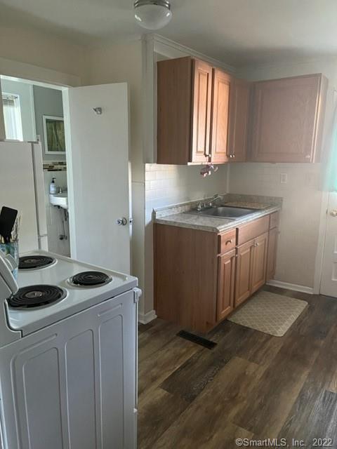 77 Crestwood Road Fairfield, CT 06824 - Photo 6 of 11