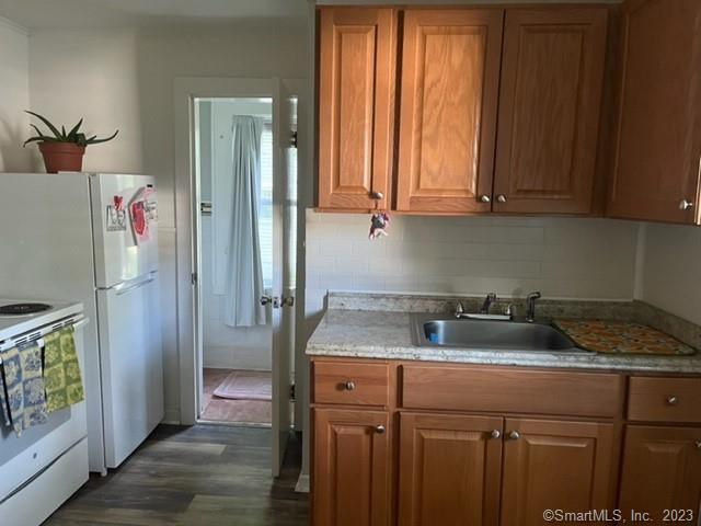 77 Crestwood Road Fairfield, CT 06824 - Photo 8 of 11