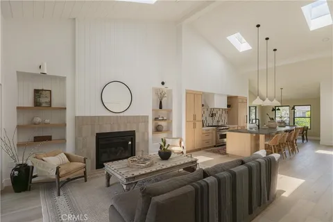 $3,995,000 | 459 East 18th Street, Costa Mesa, CA 92627
