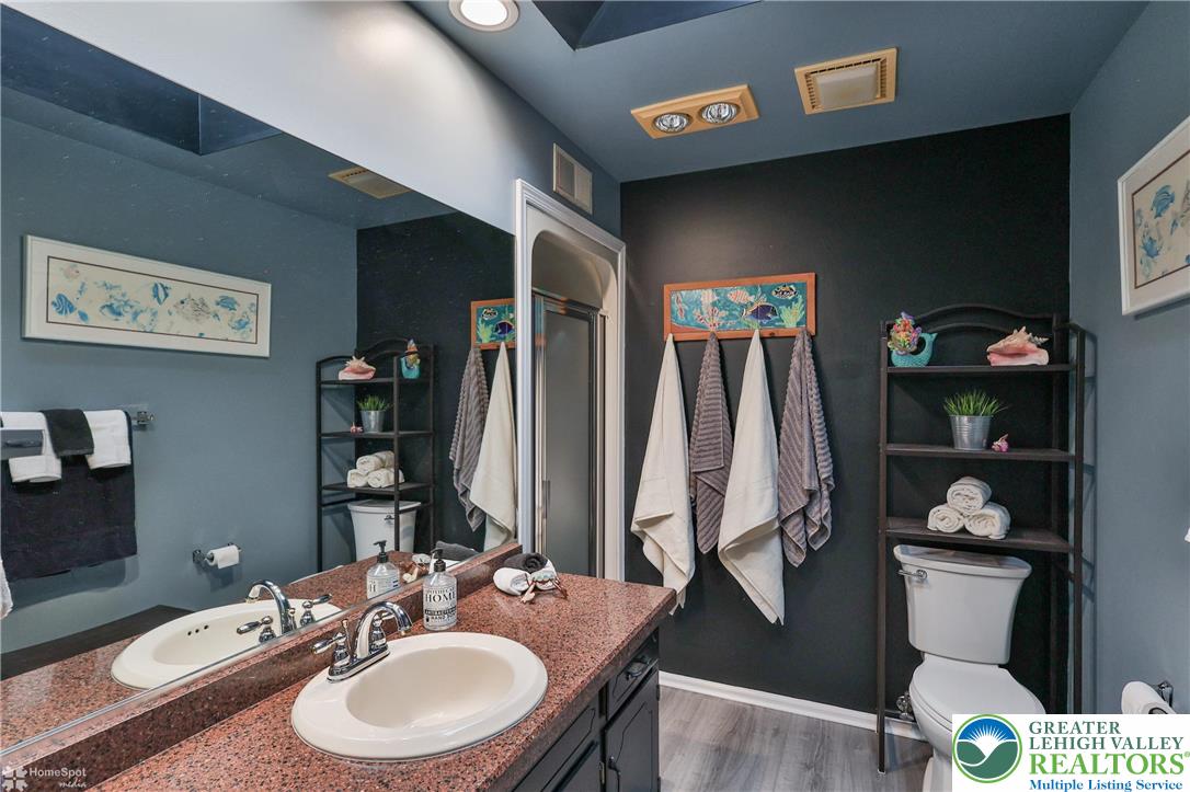 2821 Center Street Bethlehem, PA 18017 - Photo 31 of 58 Primary bath