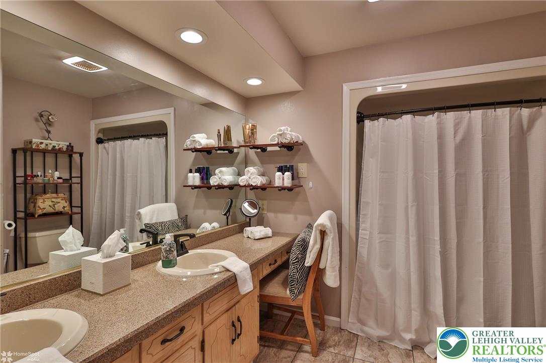 2821 Center Street Bethlehem, PA 18017 - Photo 35 of 58 Second floor full bath