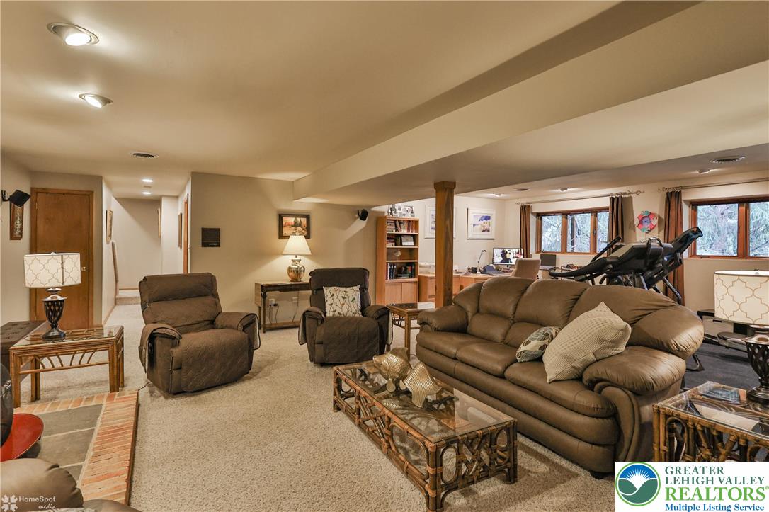 2821 Center Street Bethlehem, PA 18017 - Photo 38 of 58