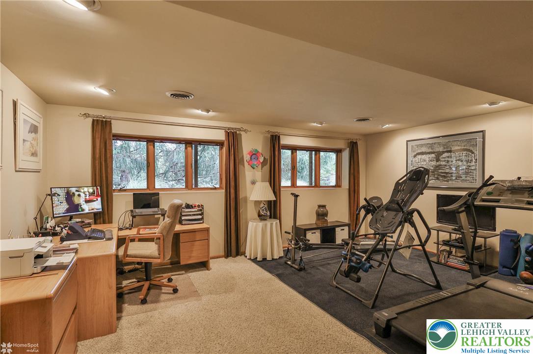 2821 Center Street Bethlehem, PA 18017 - Photo 39 of 58