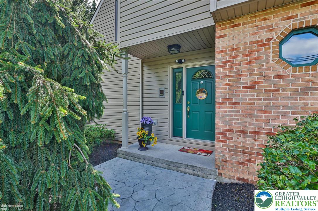 2821 Center Street Bethlehem, PA 18017 - Photo 4 of 58