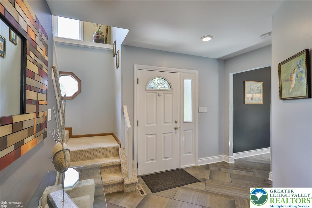 2821 Center Street Bethlehem, PA 18017 - Photo 8 of 58