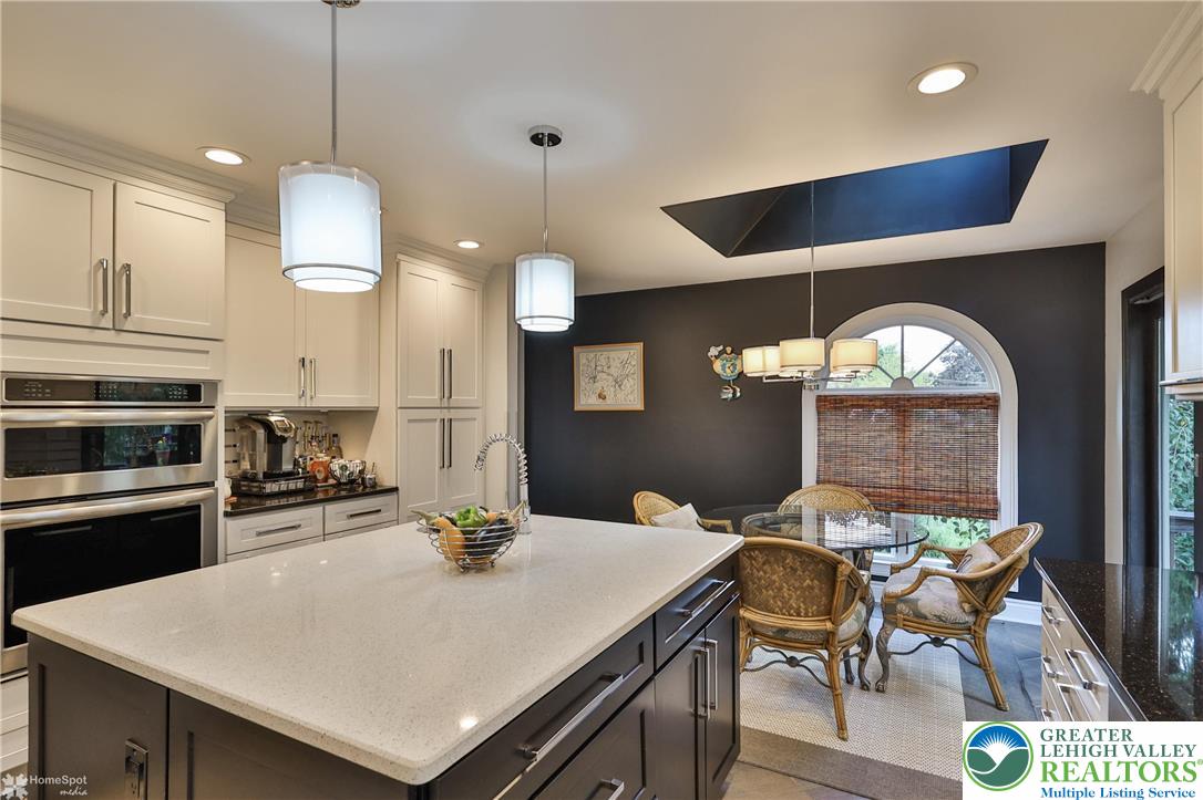 2821 Center Street Bethlehem, PA 18017 - Photo 10 of 58