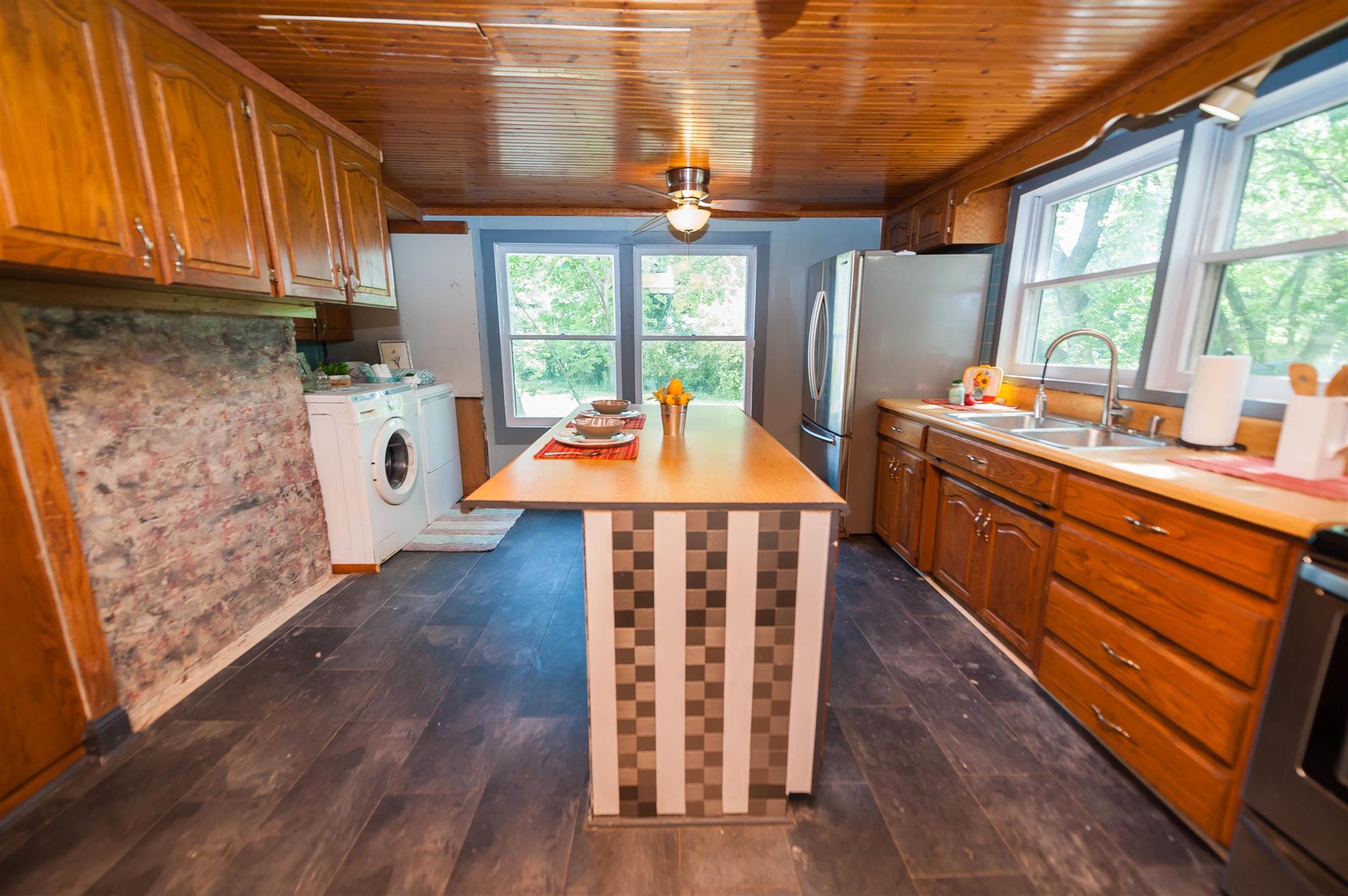 104 Montgomery Street Campobello, SC 29322 - Photo 9 of 32