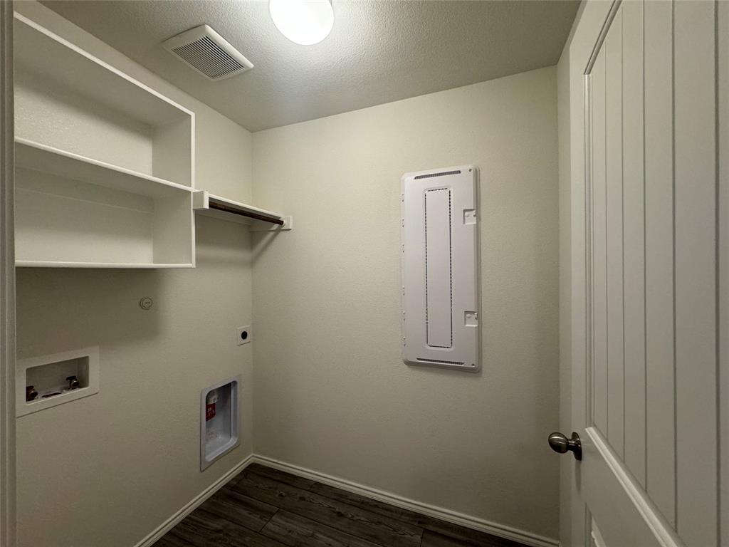 4700 Essonite Road Little Elm, TX 76227 - Photo 28 of 34 Utility Room