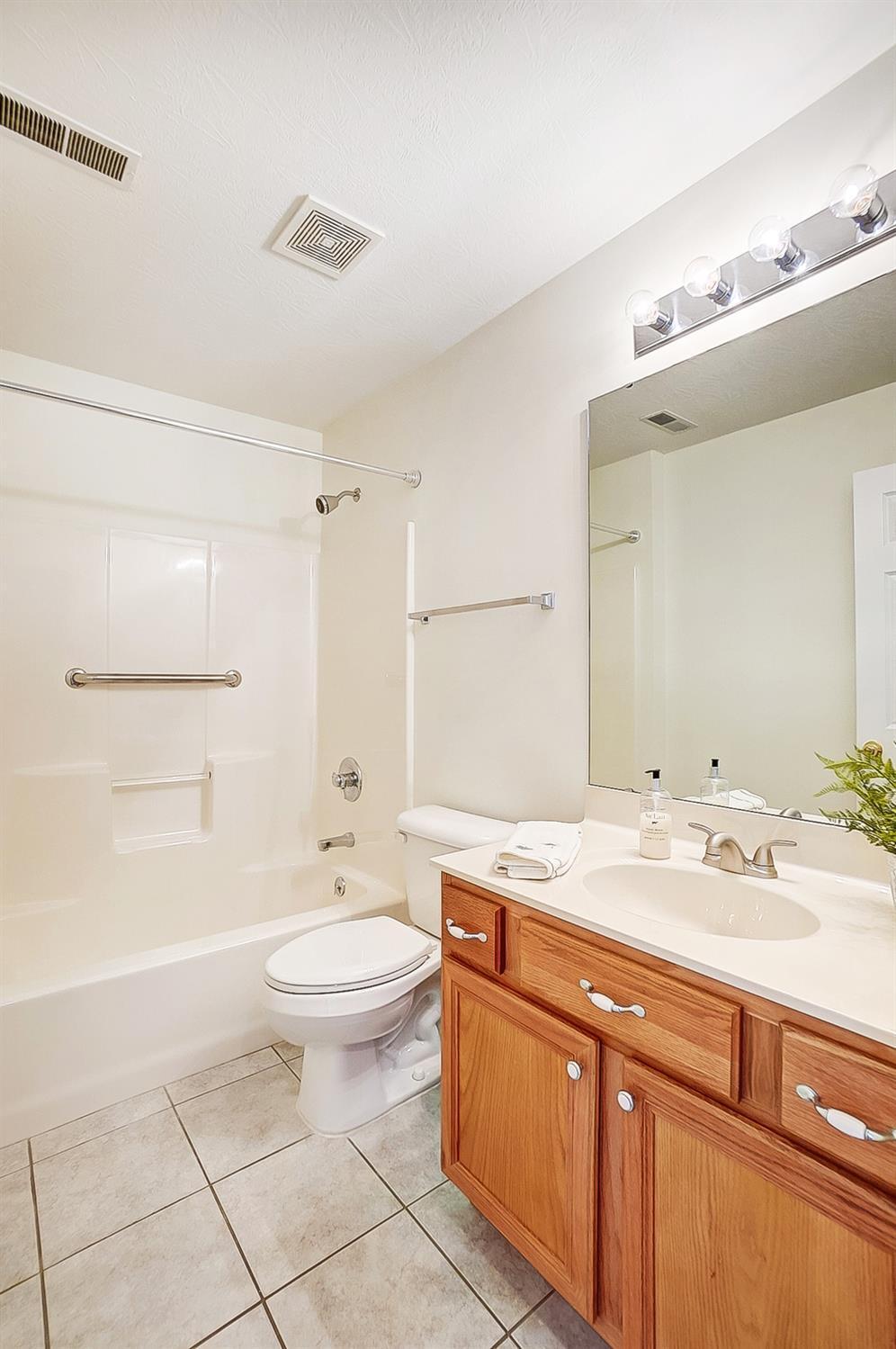 5704 Bridgetown Road, Unit 2 Cincinnati, OH 45248 - Photo 27 of 36 Gallery Image 27