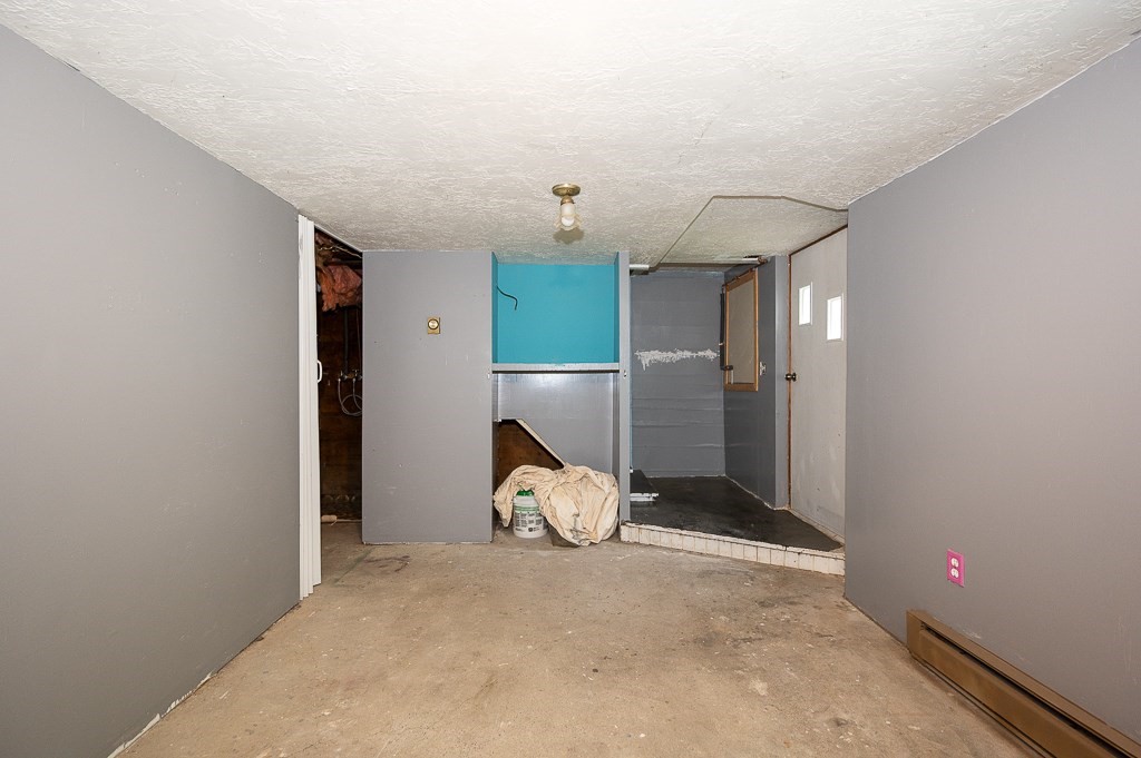 22 Comins Road Oxford, MA 01537 - Photo 30 of 42