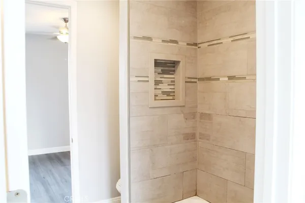 $2,590,000 | 155-unit A East 21st Street, Costa Mesa, CA 92627