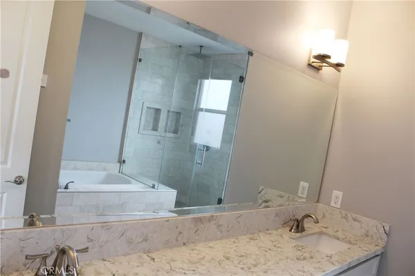 $2,590,000 | 155-unit A East 21st Street, Costa Mesa, CA 92627