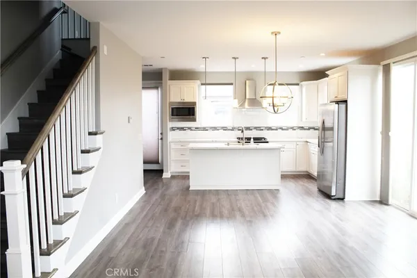 $2,590,000 | 155-unit A East 21st Street, Costa Mesa, CA 92627