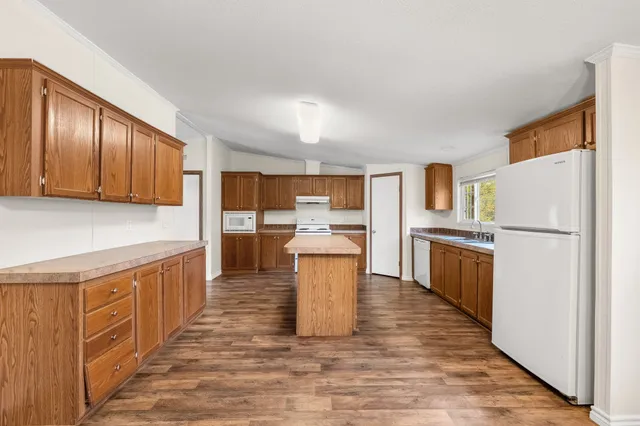 $159,000 | 950 West Woodland Shores Drive, Point Blank, TX 77364