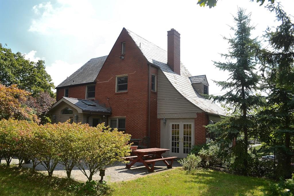 138 Siebert Road Pittsburgh, PA 15237 - Photo 24 of 25 Rear Exterior: The architecture is striking!