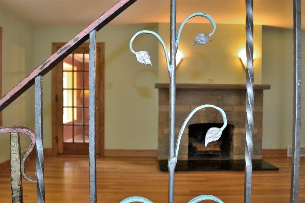 138 Siebert Road Pittsburgh, PA 15237 - Photo 4 of 25 Living Room: The beautiful multi-paned door leads to the family room.